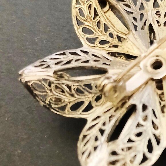 Vintage 1950s MCM Pale Blue Rhinestone and Silvertone Fleur De Lis Flower Brooch - Picture 5 of 5